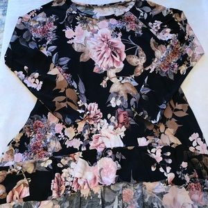 🍓Floral shirt with ruffle hem
